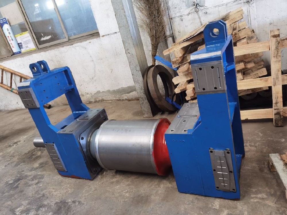 Tension straightening roller assembly